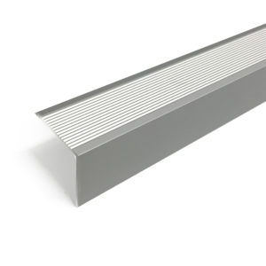 OBORRAD TRAPPKANTLIST 40X40MM SILVER ANODISERAD RÄFFLAD 3000MM