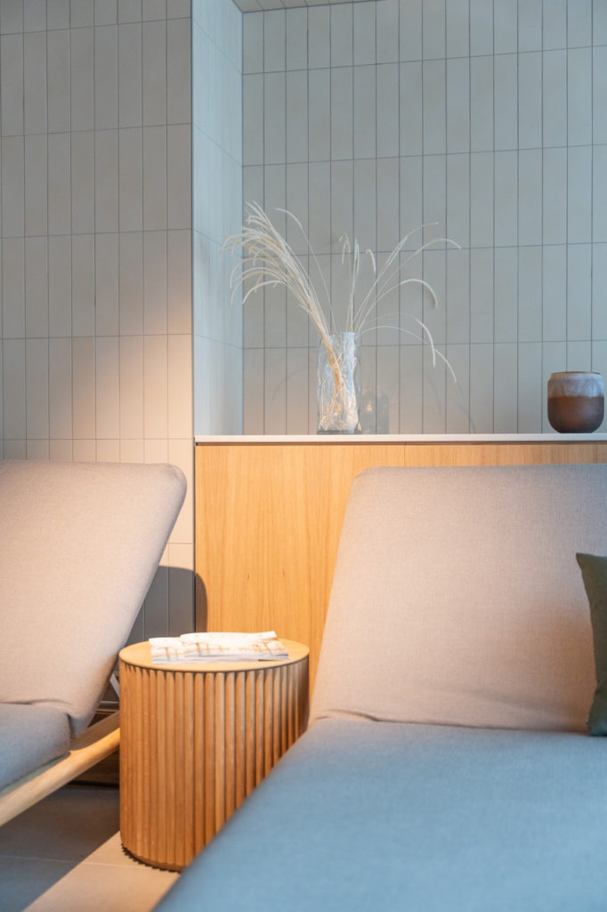 Elements Spa laattalista