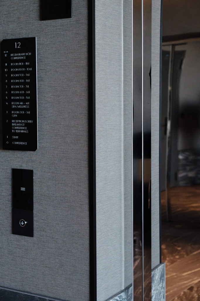 Clarion APC hissiaula, kulmasuojalista