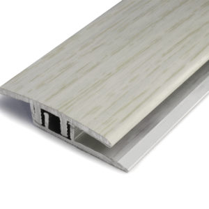 COVER STRIP 34MM LIGHT OAK 3,5-6,5MM SMOOTH 3000MM